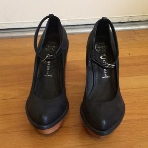 Funky ass high shoes